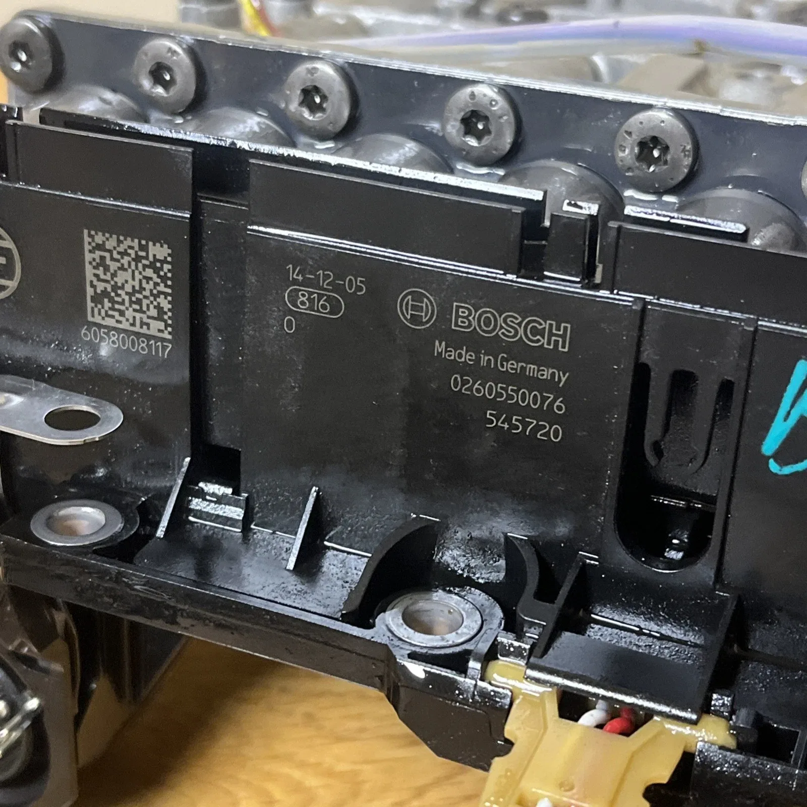 2015 Land Rover LR4 Auto Transmission Valve Body LR066994 image 2