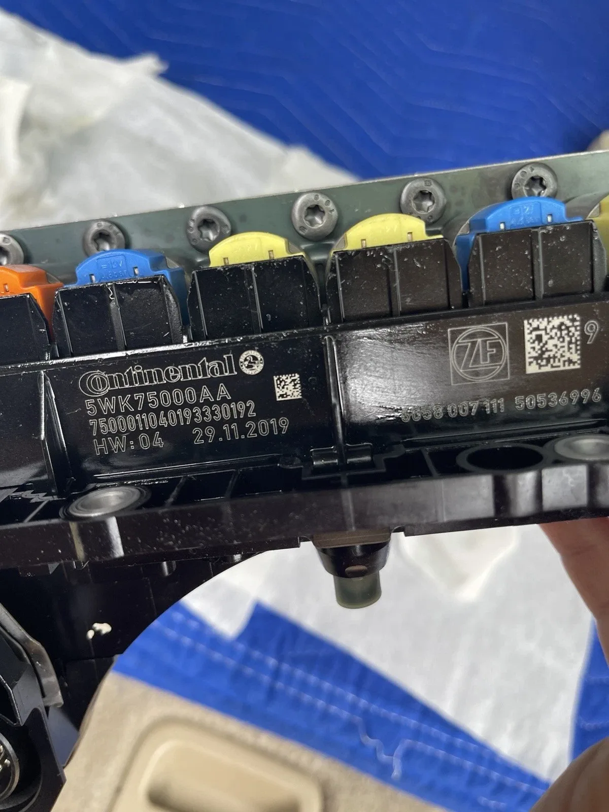 2012 BM 6750 Li Transmission Valve Body - MPN 24-34-9-456-098 image 4
