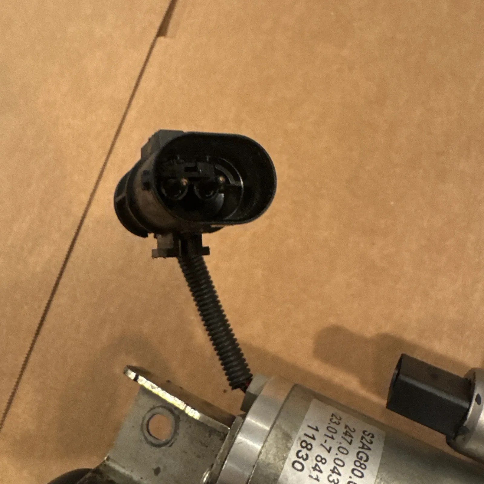 2006-2010 BMW E60 E63 M5 M6 SMG Valve Body Solenoid Block OEM image 2