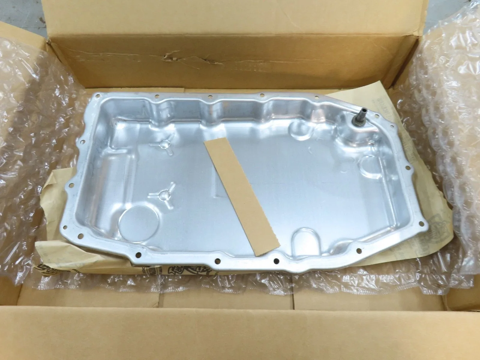 GM 24045037 Transmission Oil Pan General Motors