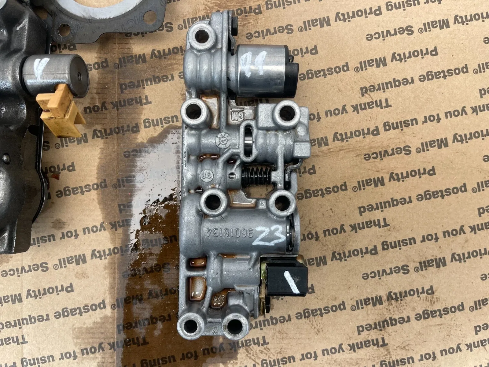 1999 BMW Z3 2.3 Valve Body (Conductor Plate) OEM 96018134 image 2