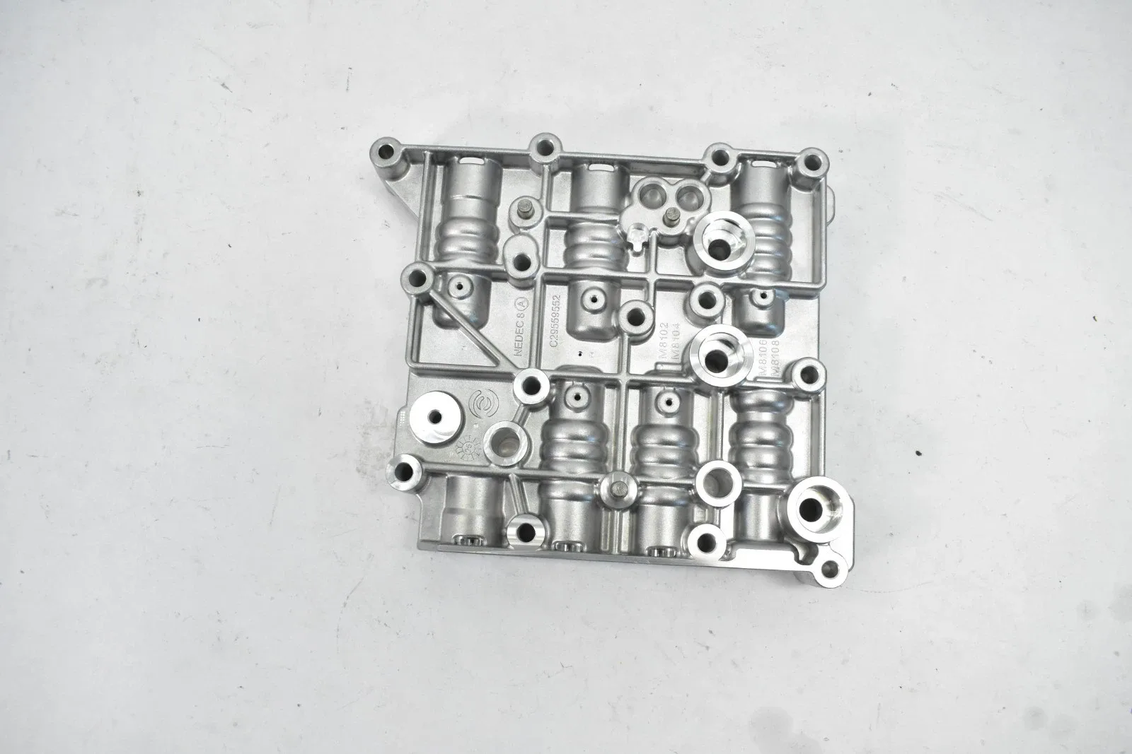Transmission Valve Body C29559552 M8102 M814 M8106 M8108 image 2