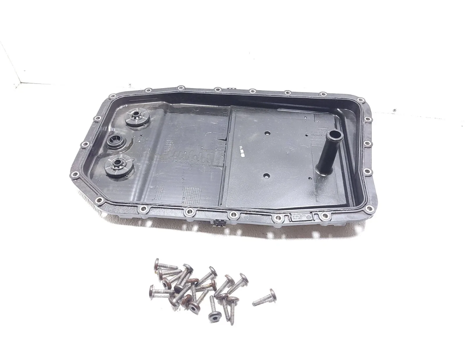 10 11 12 13 JAGUAR XJ AUTO TRANSMISSION VALVE BODY OIL PAN 6808575 OEM ZF