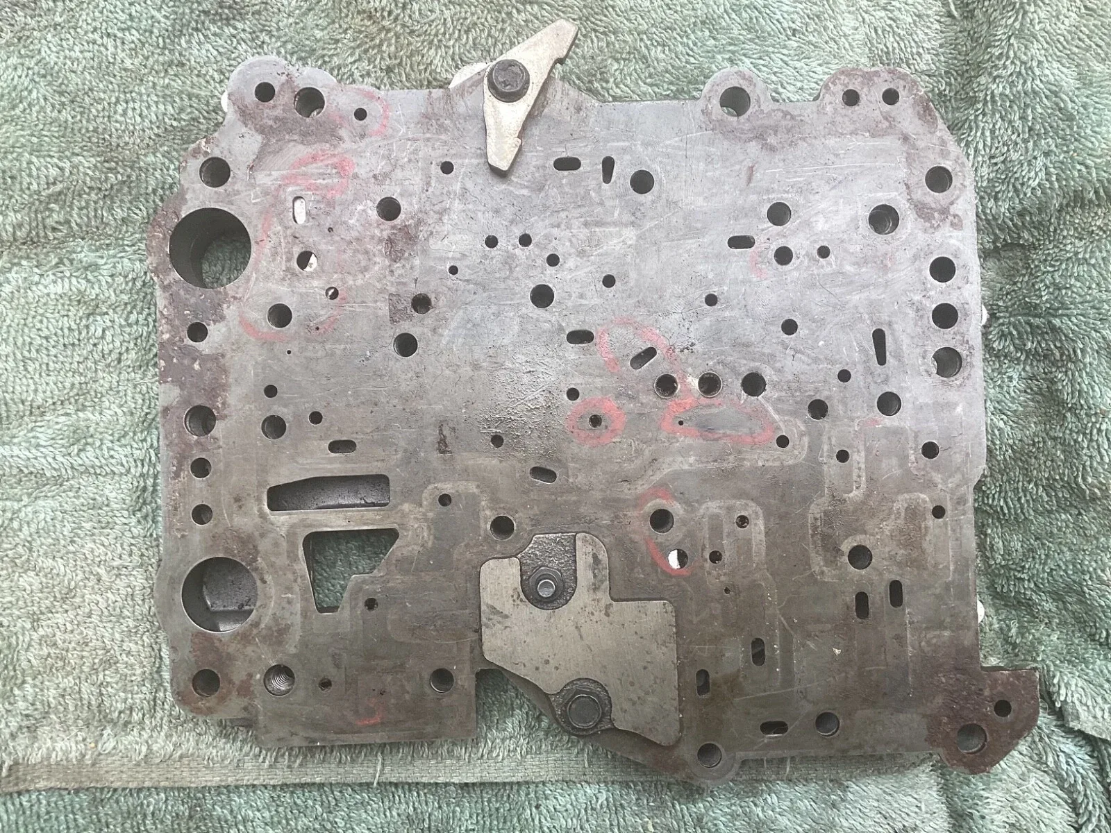 1965 Ford C4 Automatic Transmission Valve Body Lower Half - OEM C5AP image 3