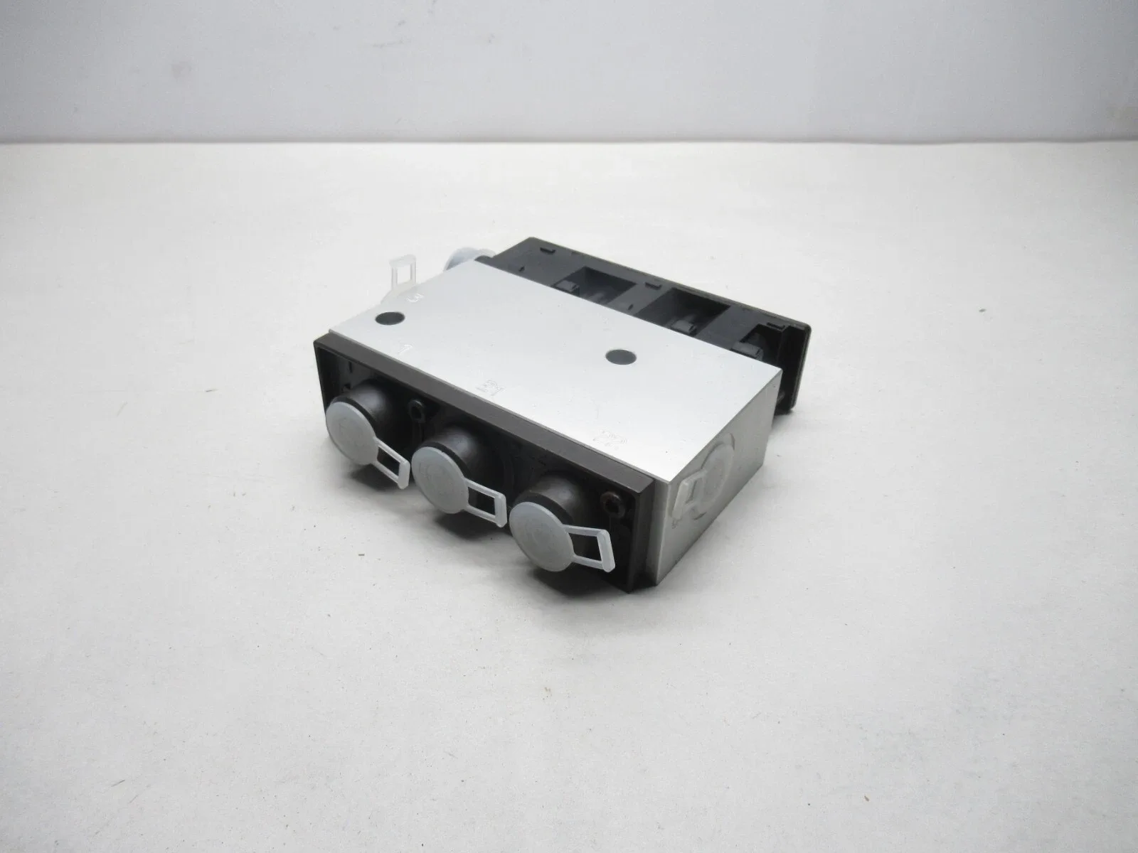 DT 2.64064 Valve Solenoid Control Module for Trucks & Buses image 3