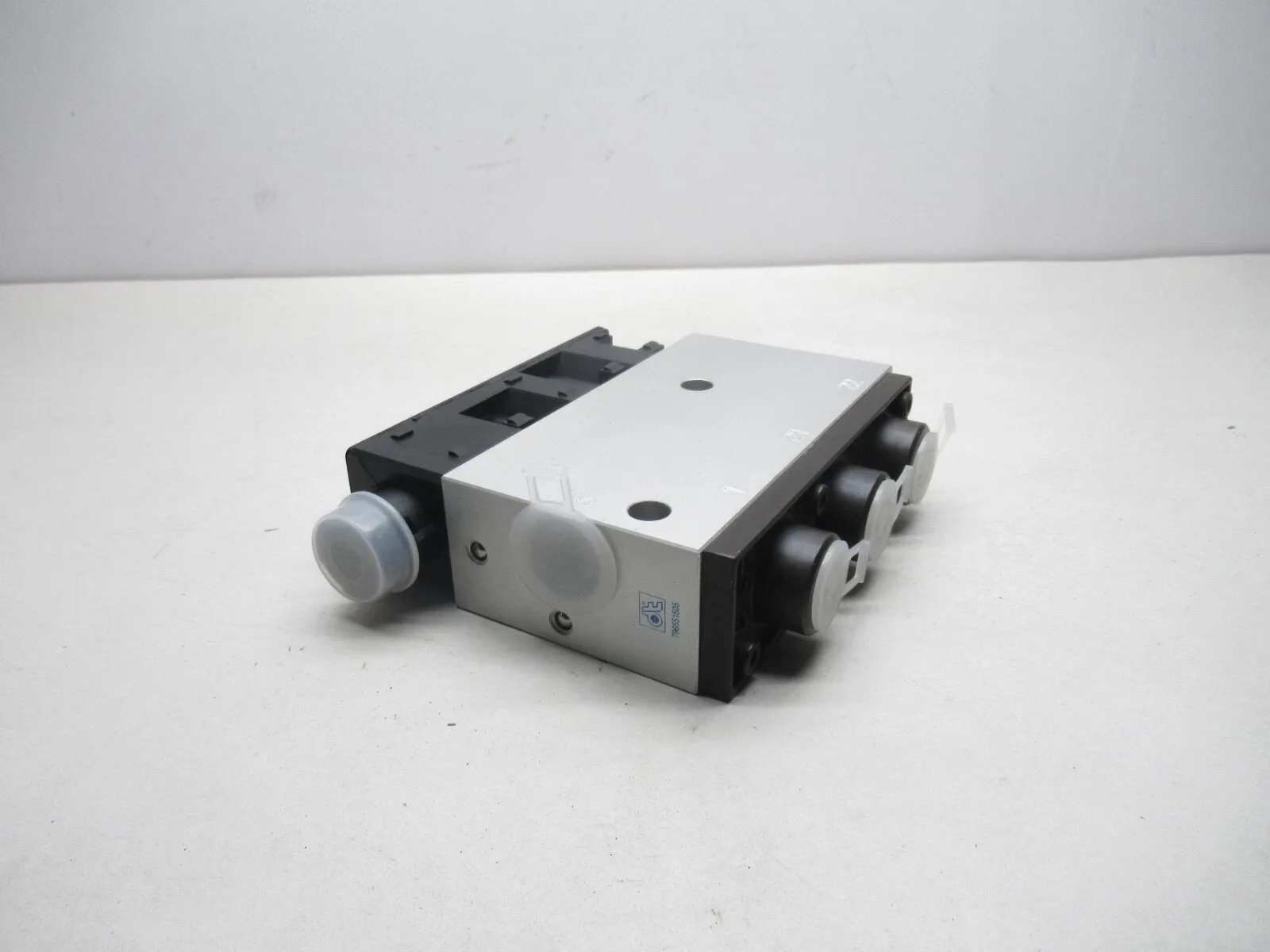 DT 2.64064 Valve Solenoid Control Module for Trucks & Buses image 4