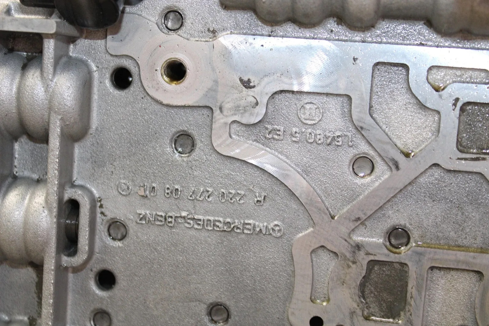 Mercedes-Benz E350 C250 GLK350 722.9 (7G) Valve Body 2122771201 image 4