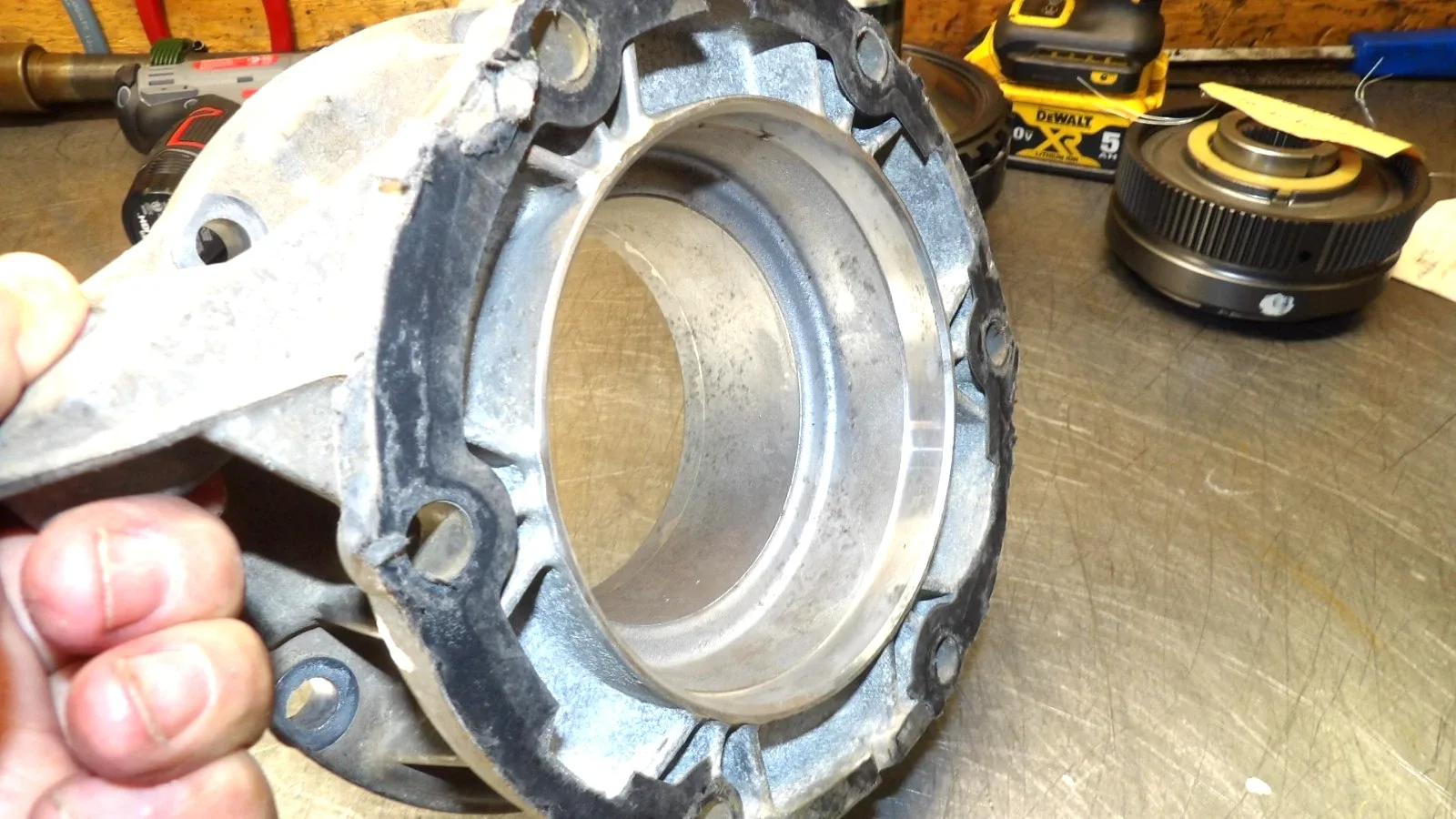 Chevrolet 6L80 4x4 Output Housing - Used image 3