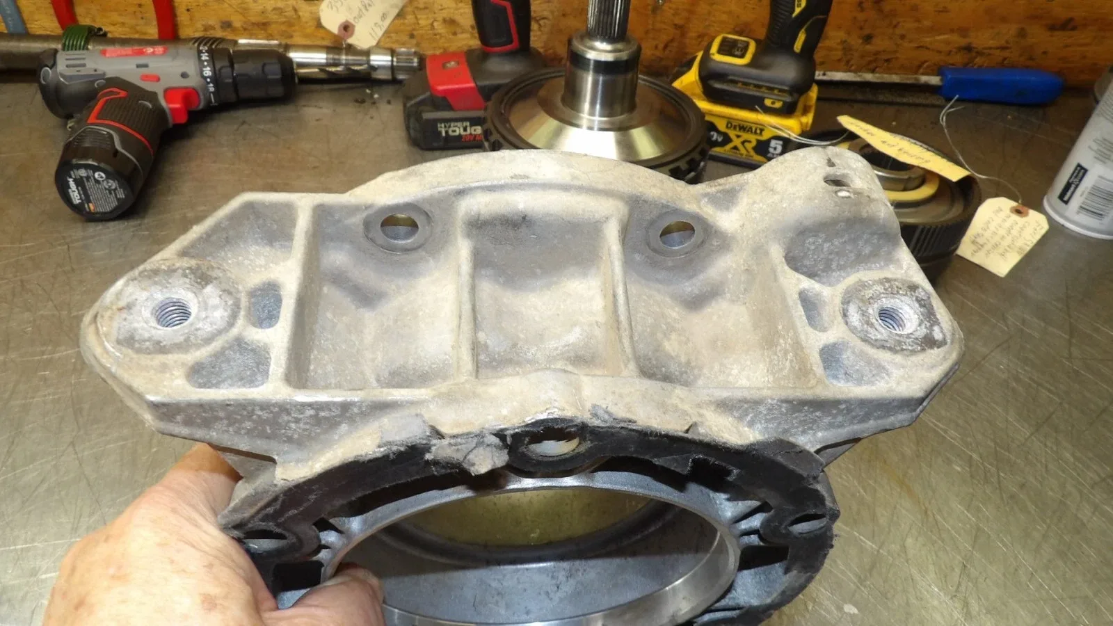 Chevrolet 6L80 4x4 Output Housing - Used image 4