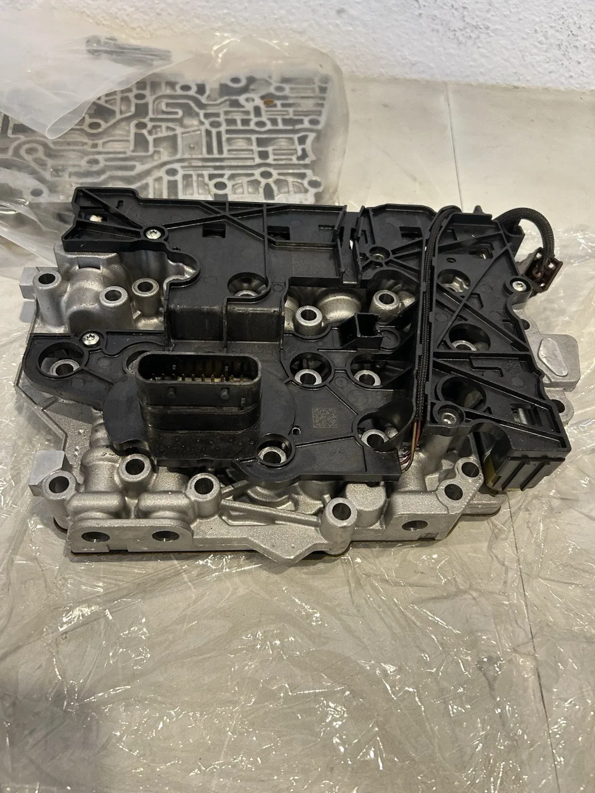 Ford 6F35 Transmission Valve Body w/ Solenoids for Taurus Escape Fusion Explorer