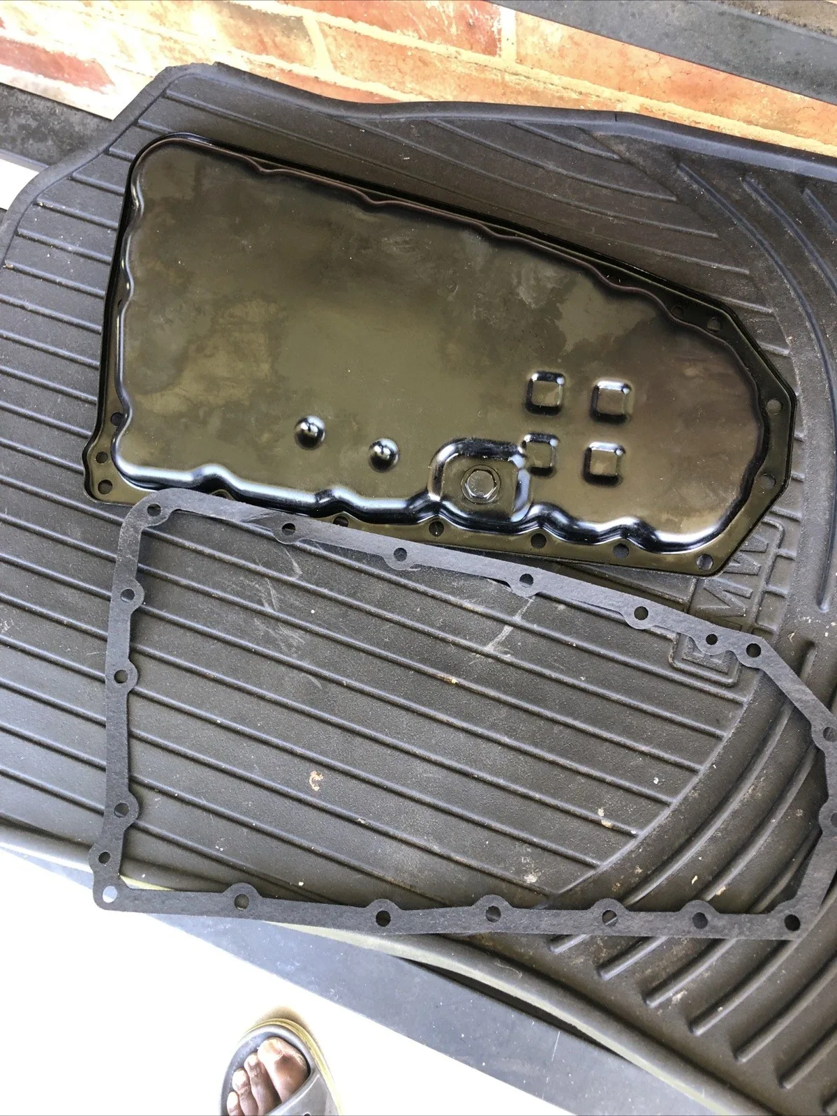 2011-2017 Outlander Sport Transmission Pan & Gasket - Dorman 265-845 / 313901XF00