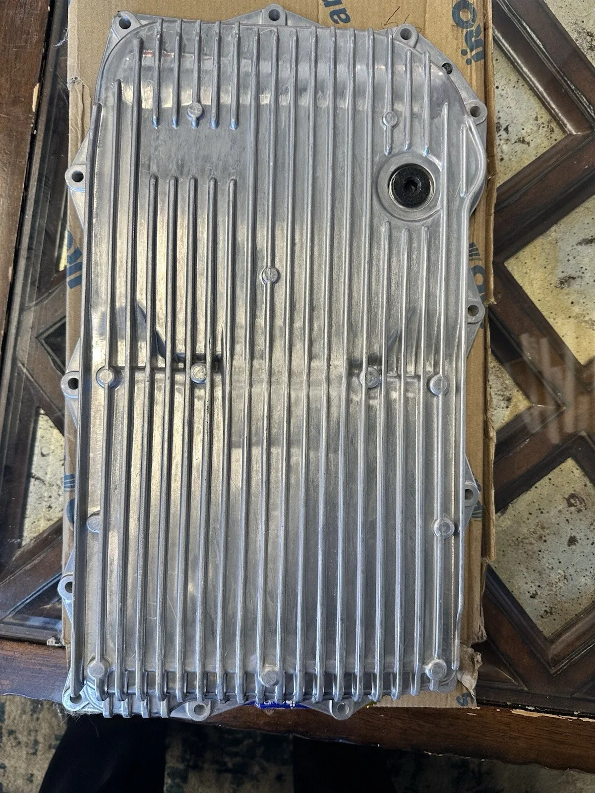 URO Parts 24 11 5 A13 115 Transmission Oil Pan Kit - Aluminum image 3