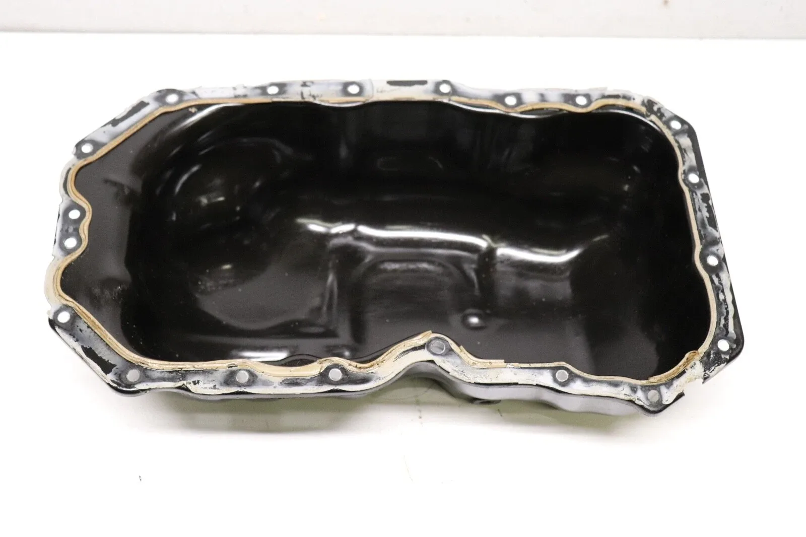 2014-2017 Mazda 6 Engine Oil Pan P2004246 2.5L OEM (Used)