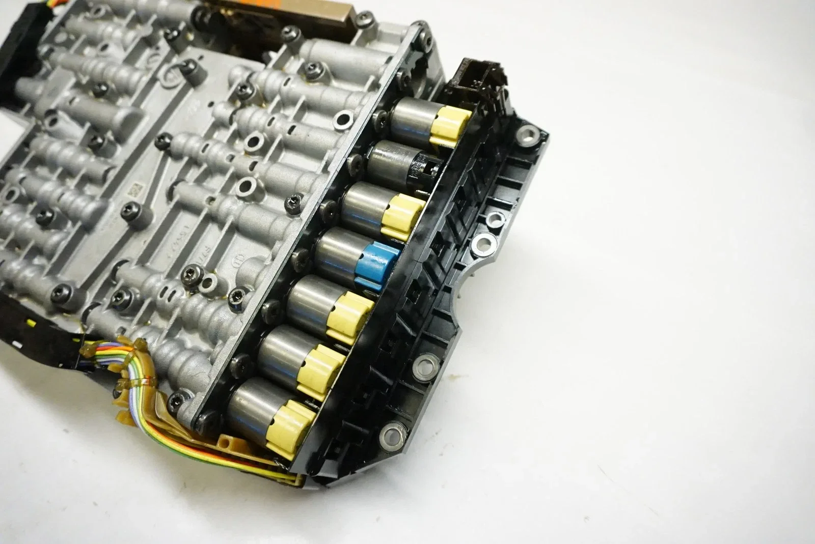 2006 Audi A6 HWD Transmission Valve Body 4F1910156P image 4