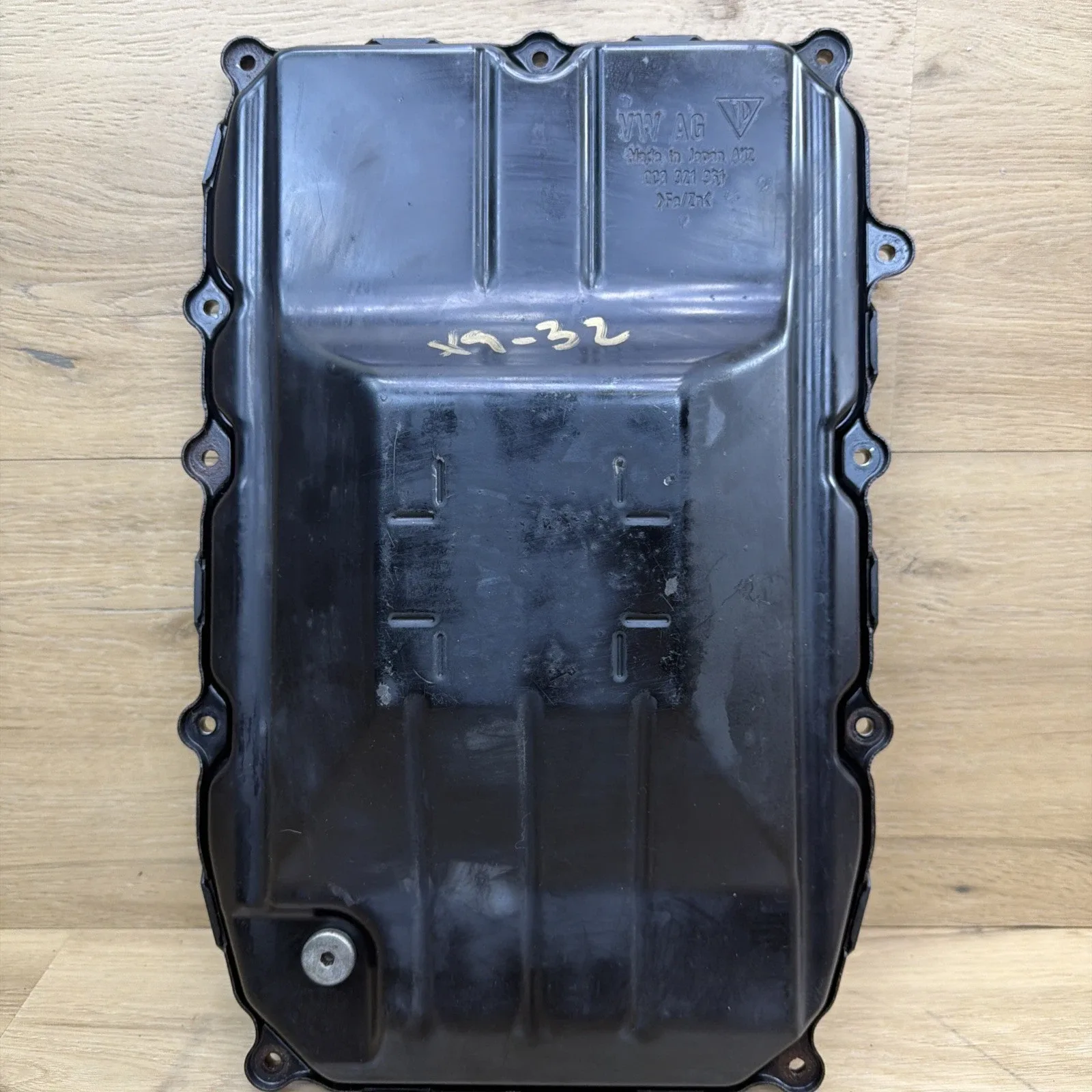 2011-2018 Porsche Cayenne 958 Automatic Transmission Oil Pan Housing - 958-321-361-00 image 2