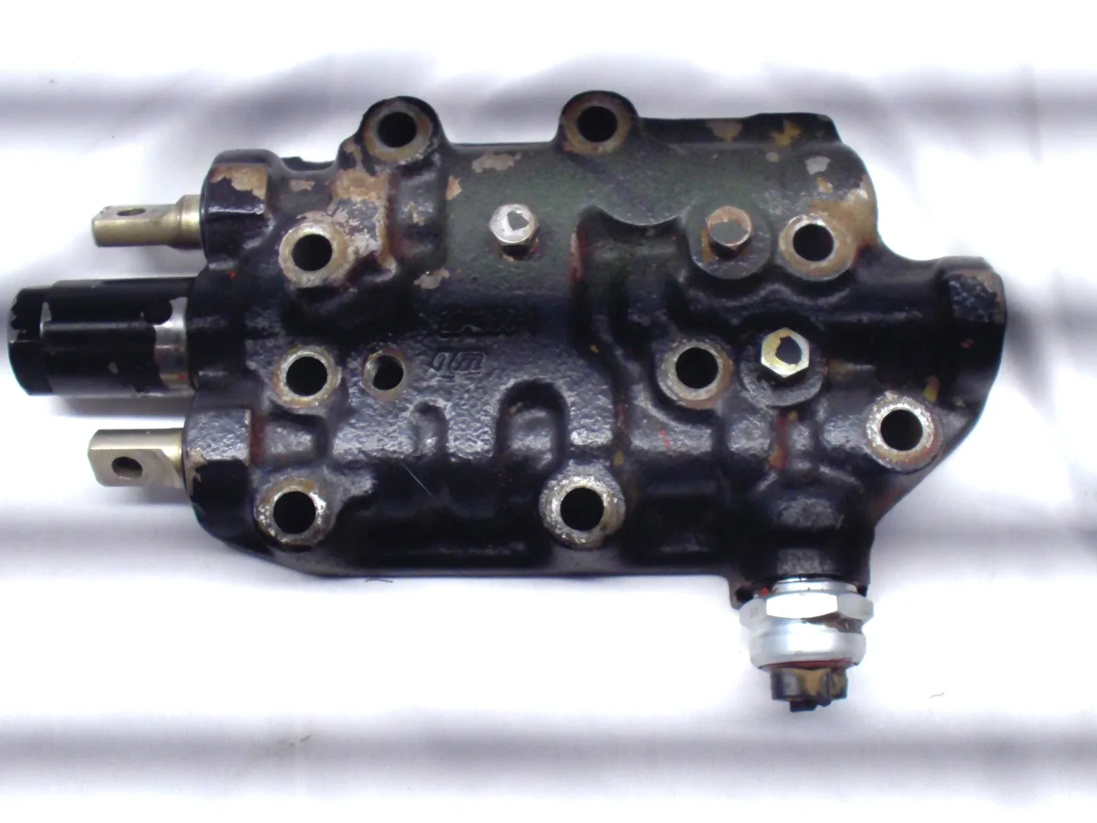 DANA 234427 Transmission valve body  2520-01-10-7958 image 2