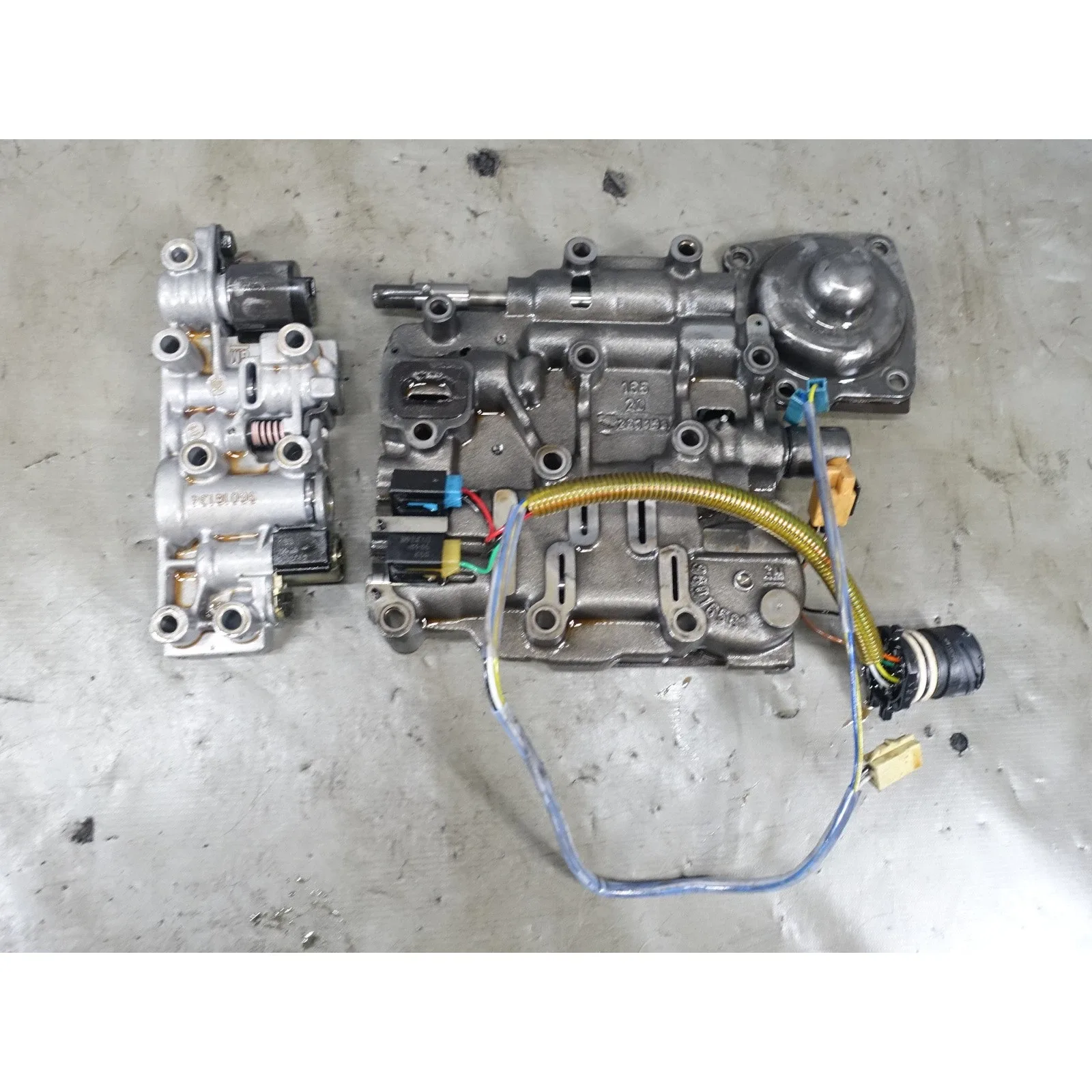 1999 BMW 328i Automatic Valve Body MPN 24351423627