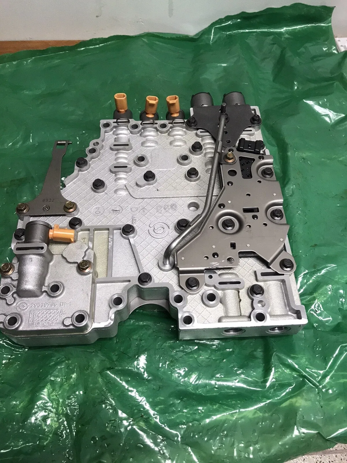 GM ALLISON 1000 2000 2400 TRANS VALVE BODY 7 SOL 1 TUBE 29541592 29539802 04-05