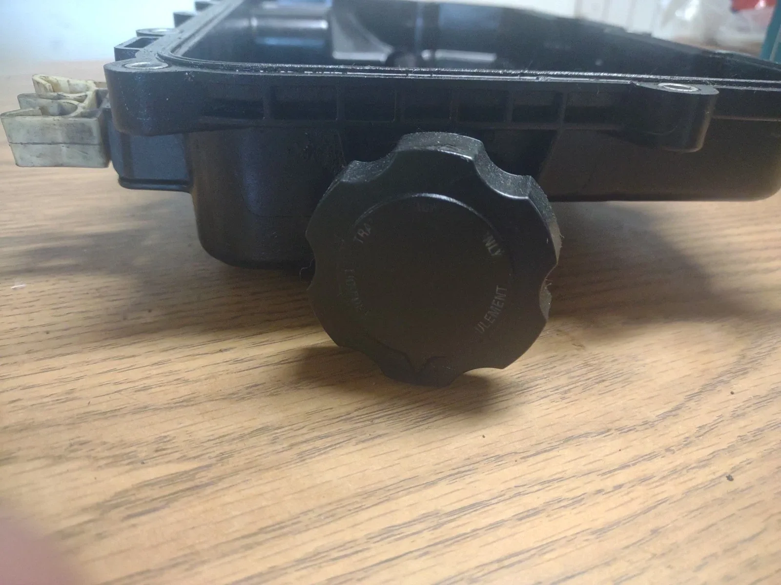 2013 GMC Acadia Transmission Valve Body Cover SP5398PA66GF33 image 3