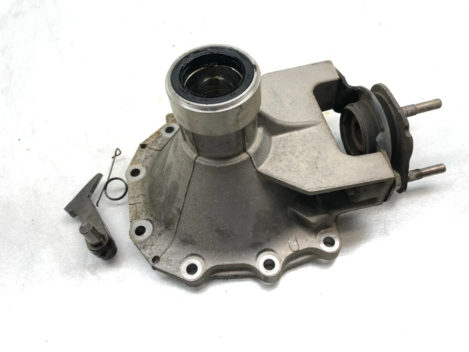2011-2017 Infiniti QX56 / QX80 Automatic Transmission Oil Pan / Cover OEM image 2