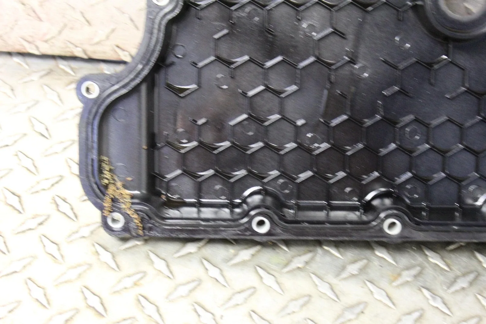 2012 Chevrolet Cruze Transmission Oil Pan Cover image 2