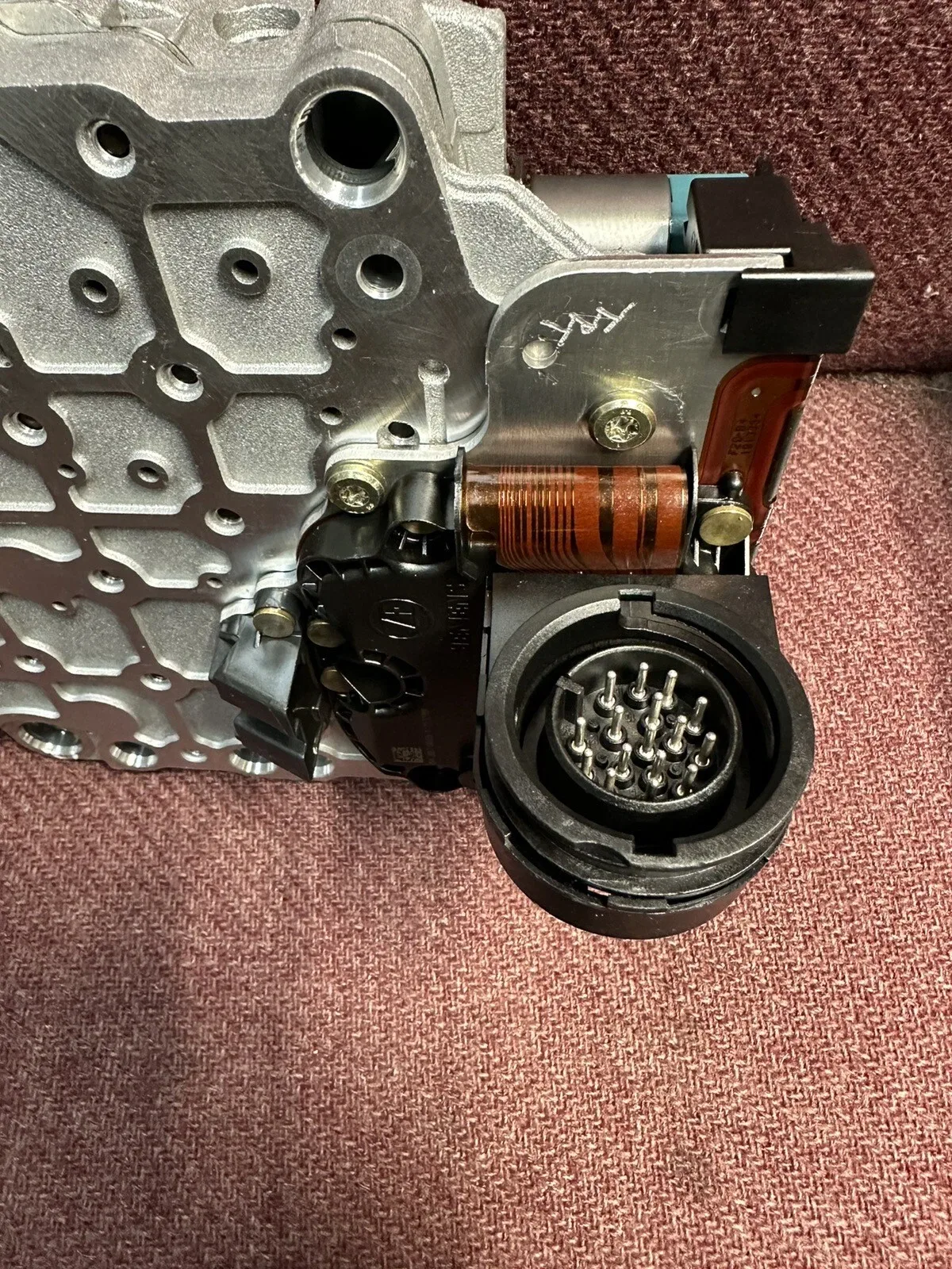 Ford Freestyle CFT30 Transmission Valve Body with Mechatronic & 5 Solenoids image 2