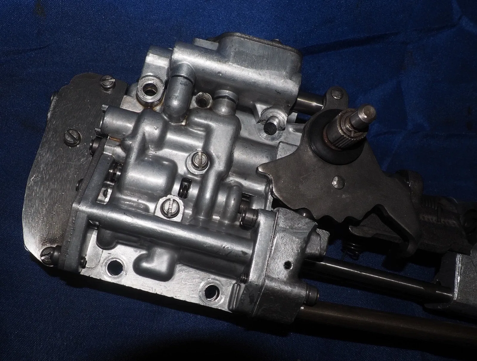 1965-1969 Rolls Royce Silver Shadow 4-Speed Valve Body Selector OEM image 3