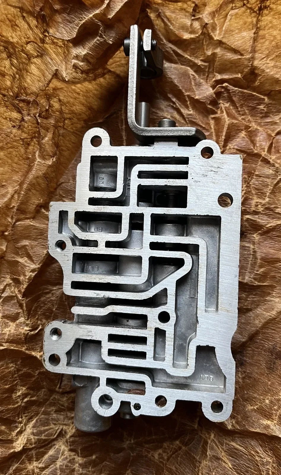 1956 Oldsmobile / Pontiac / AMC Manual Valve Body 8616912 (NOS) image 4