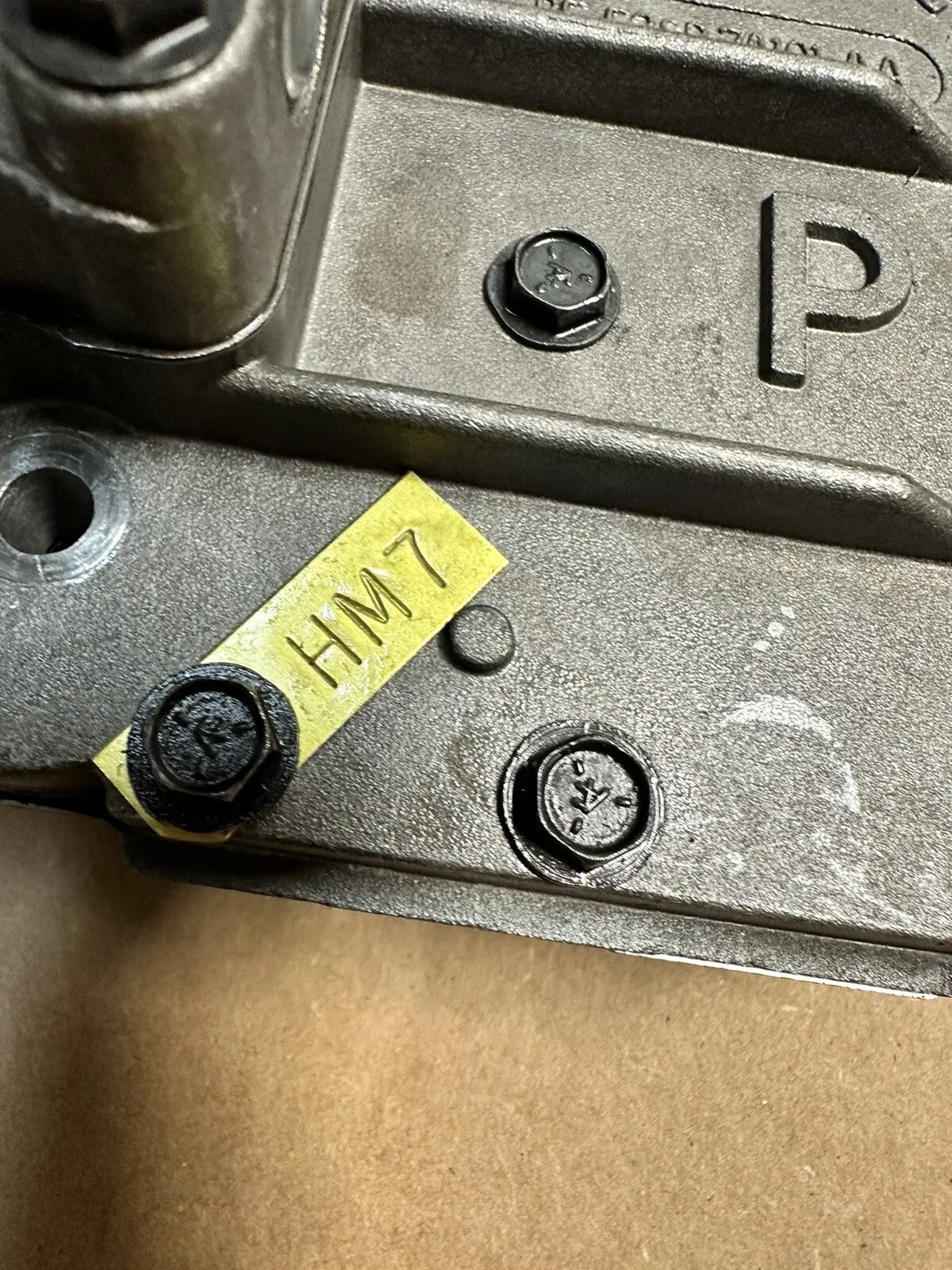 C5 TRANS FORD VALVE BODY CAST E2AP-7A092-AA E2SP-7A101-AA 9 BOLT TO CASE 1982-86 image 2
