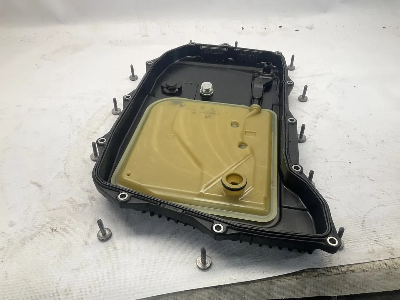 2019-2023 Porsche Cayenne (9YA) 2.9L Transmission Oil Pan PAB398009 image 4