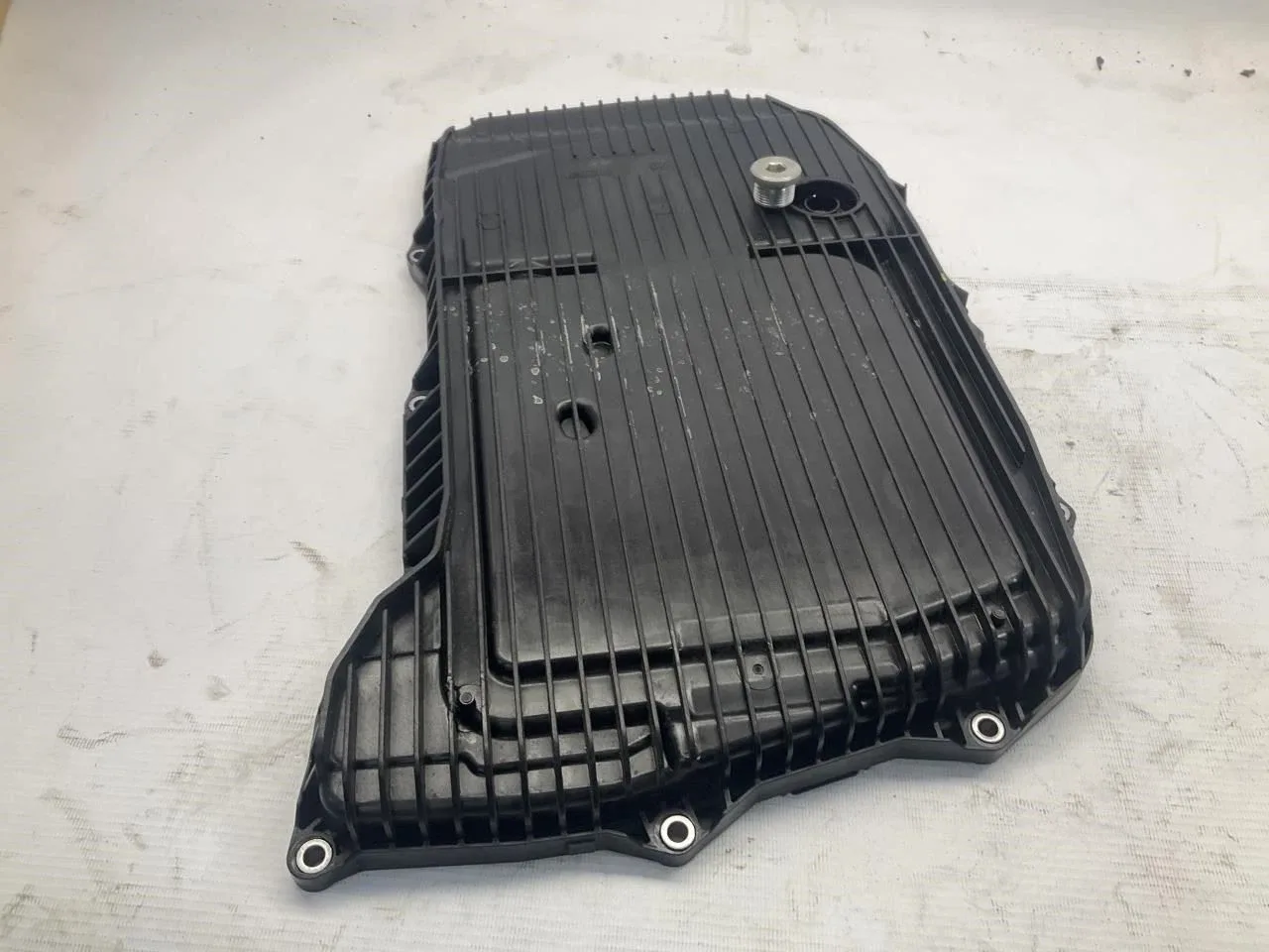 2019-2023 Porsche Cayenne (9YA) 2.9L Transmission Oil Pan PAB398009