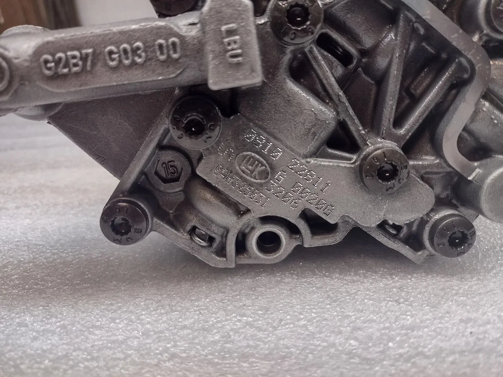 2010-2011 Audi A4 Base Sedan CVT Valve Body 380754A image 4