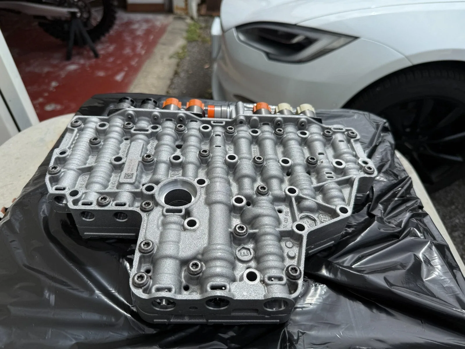 2015 Porsche 911 PDK Valve Body 9G131710500 image 2