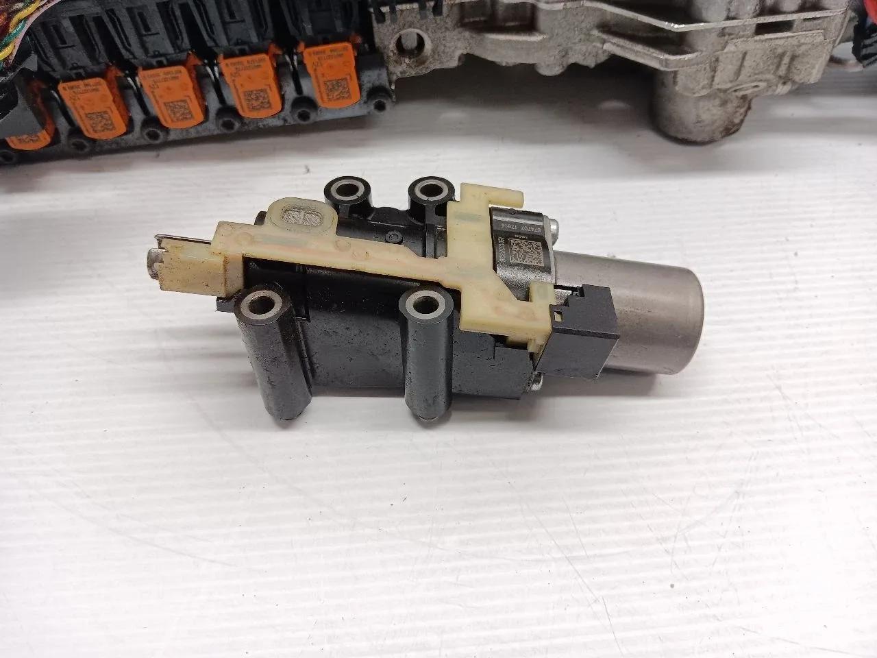 2024 Range Rover Sport SV Transmission Valve Body Internal Mechanism Control OEM image 4