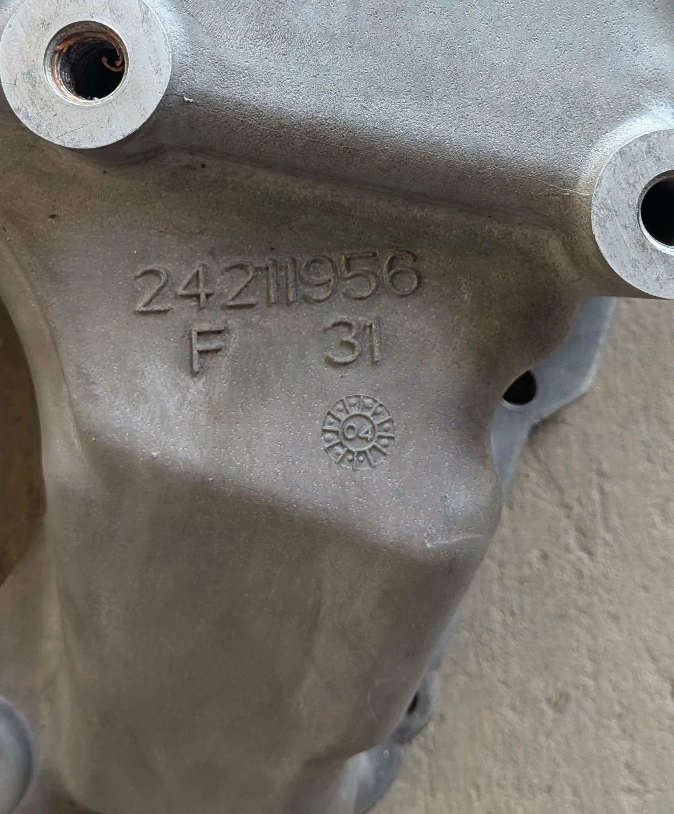 2004 Buick Le Sabre 4T65E Valve Body Cover - GM 24211955 image 3