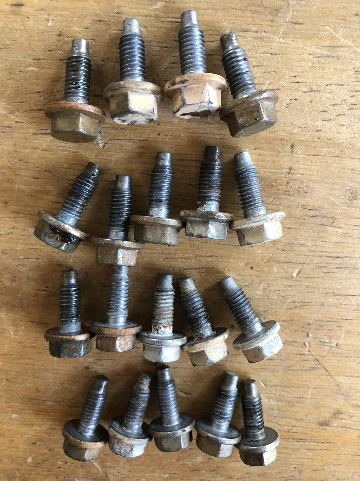 2008 Cadillac SRX 3.6L V6 Transmission Oil Pan Bolts image 4