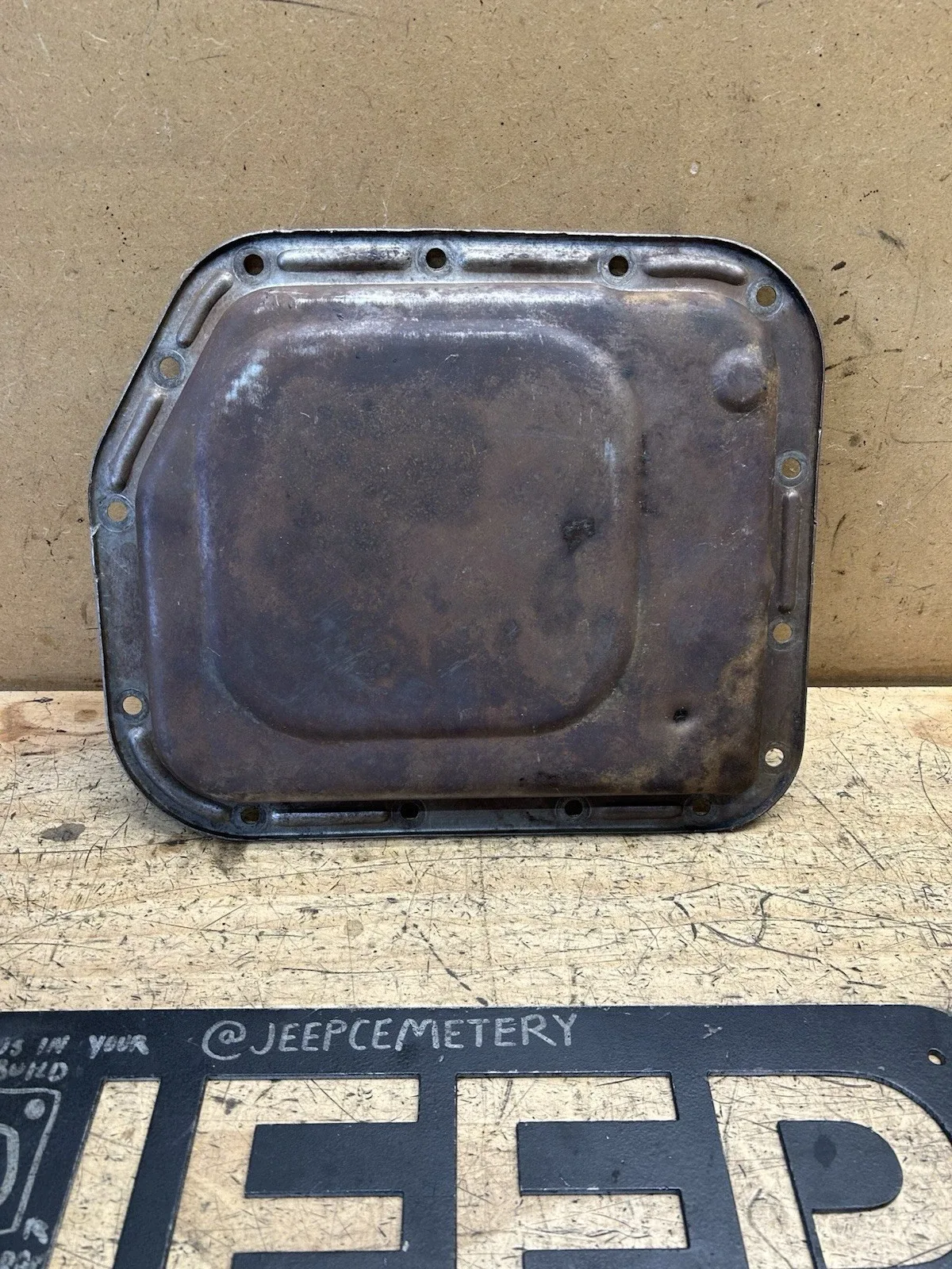 1984-1986 Jeep Cherokee XJ & Comanche MJ A904 Transmission Pan image 2