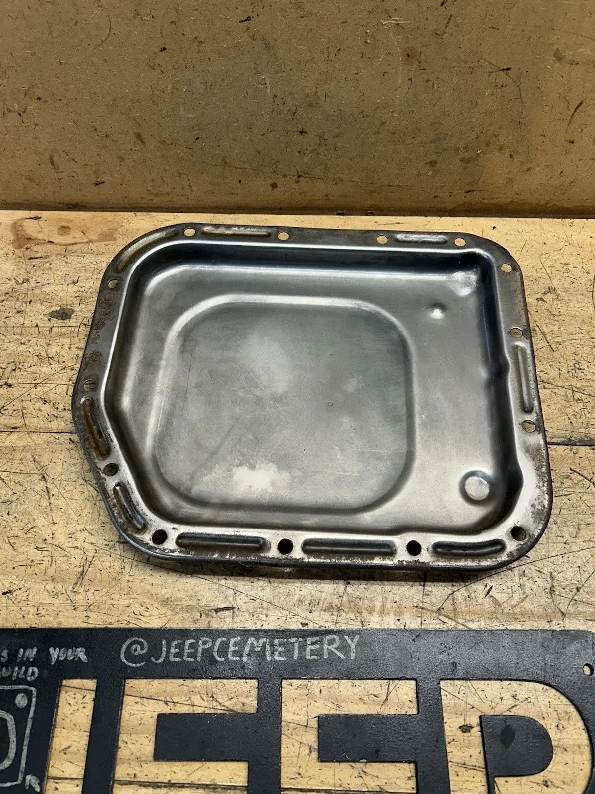 1984-1986 Jeep Cherokee XJ & Comanche MJ A904 Transmission Pan image 3