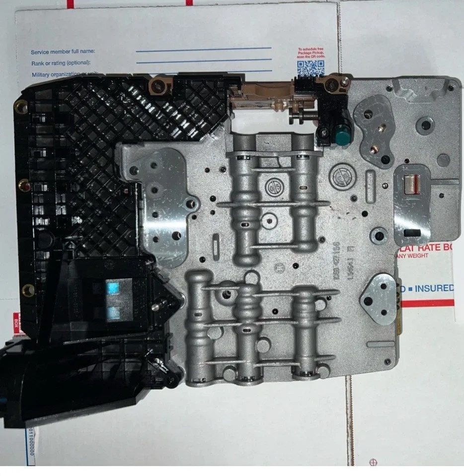 2009-2010 Land Rover Range Rover Automatic Transmission Valve Body LR016342 image 2
