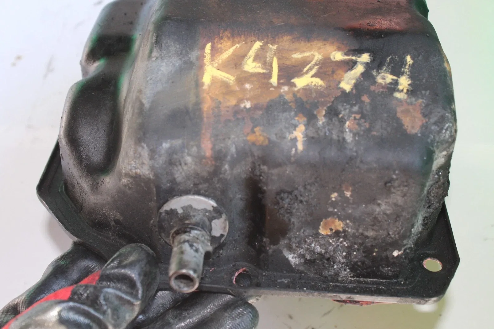 2001-2004 VOLVO S40 TRANSMISSION OIL PAN K4274 image 4