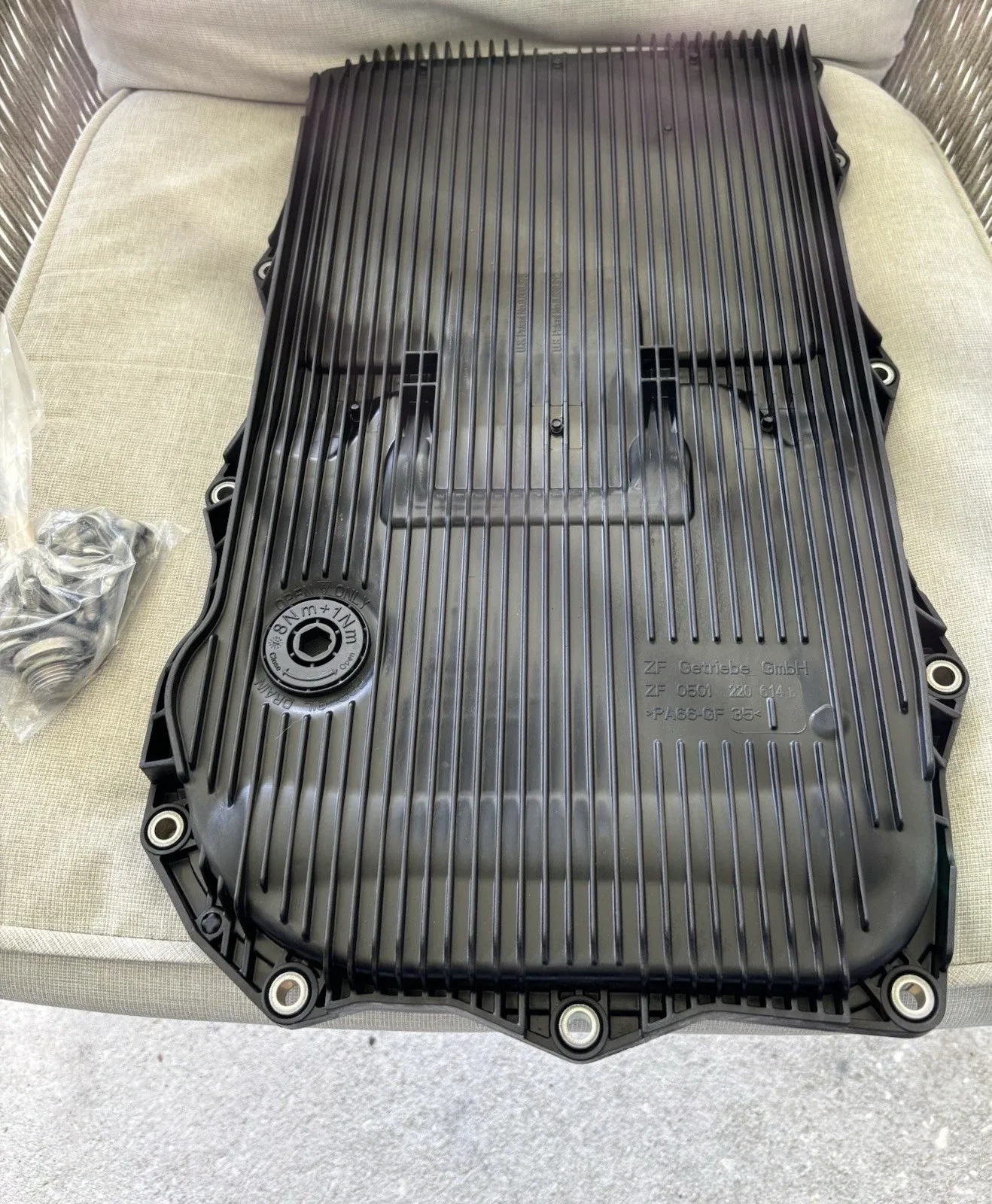 Brand New BMW Transmission Oil Pan OEM 0501220614 W/New Bolts & Plug No Gasket