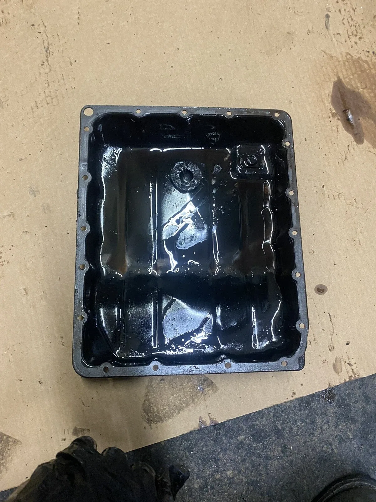 Nissan Xterra 3.3 Automatic Transmission Oil Pan image 2