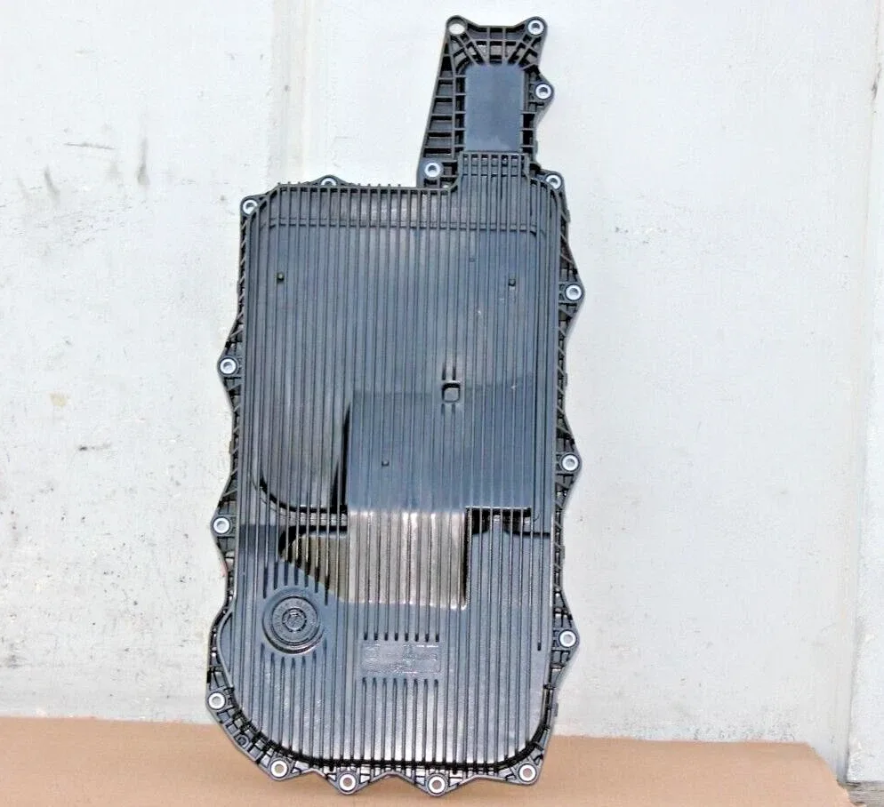 2005-2023 Land Rover Range Rover Hybrid 8hp Transmission Oil Pan  LR114012 image 2