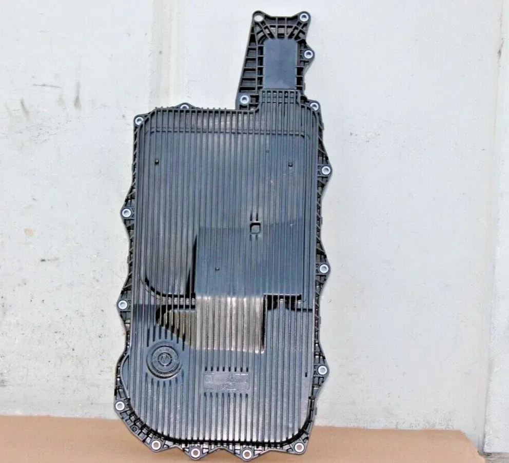 2005-2023 Land Rover Range Rover Hybrid 8hp Transmission Oil Pan  LR114012
