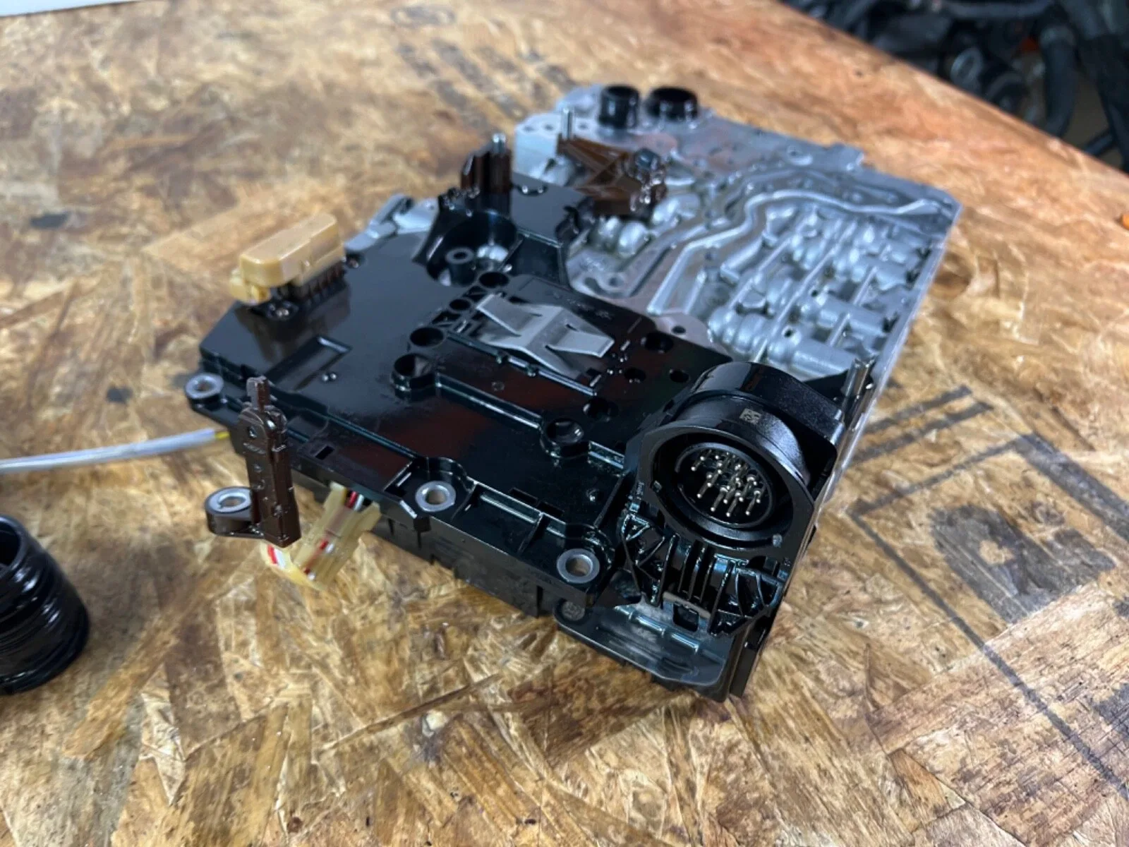 2014-2020 Jaguar F-TYPE Valve Body Mechatronic 8HP-70 image 4