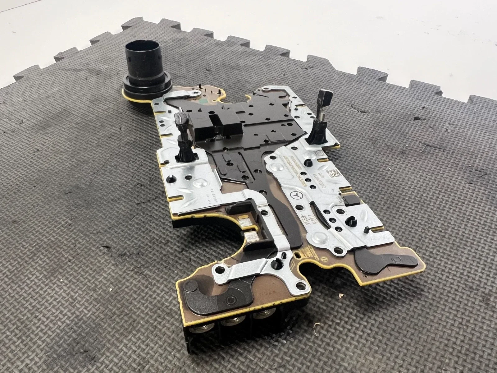 2022-2025 Mercedes-Benz CLA/GLA/GLB Valve Body Mechatronic A0009010404 image 4