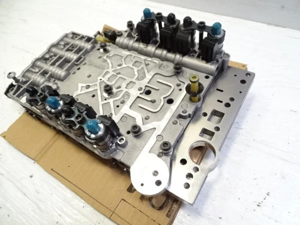 2012 Mercedes R172 SLK350 Valve Body w/ Solenoids 2122700106 image 2
