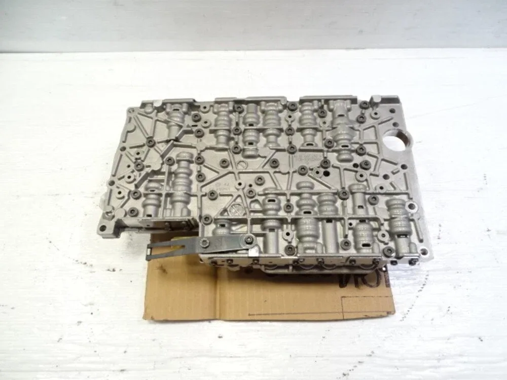 2012 Mercedes R172 SLK350 Valve Body w/ Solenoids 2122700106 image 3
