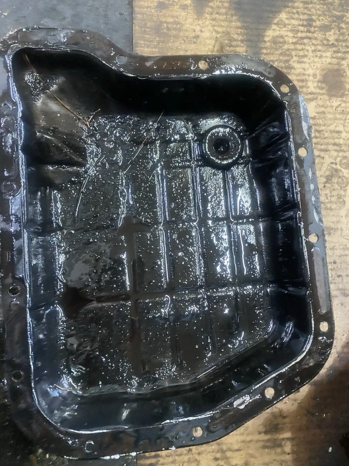 Dodge 47RE (8.0 V10) Transmission Oil Pan ML3N21 image 3