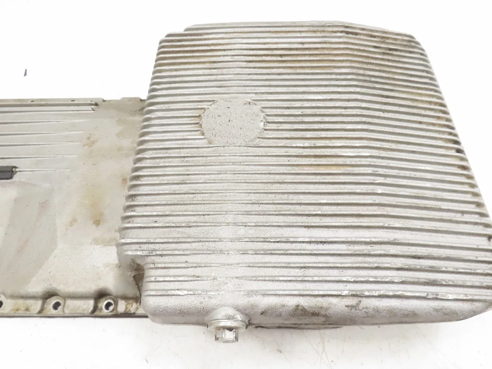 87 Porsche 928 S4 #1331 Oil Pan Engine Lower V8 M28.42 OEM 9281012019R image 3